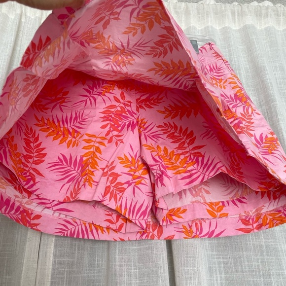 St. John’s Bay Pink Floral Leaf Skort Size 6/S - Picture 4 of 7